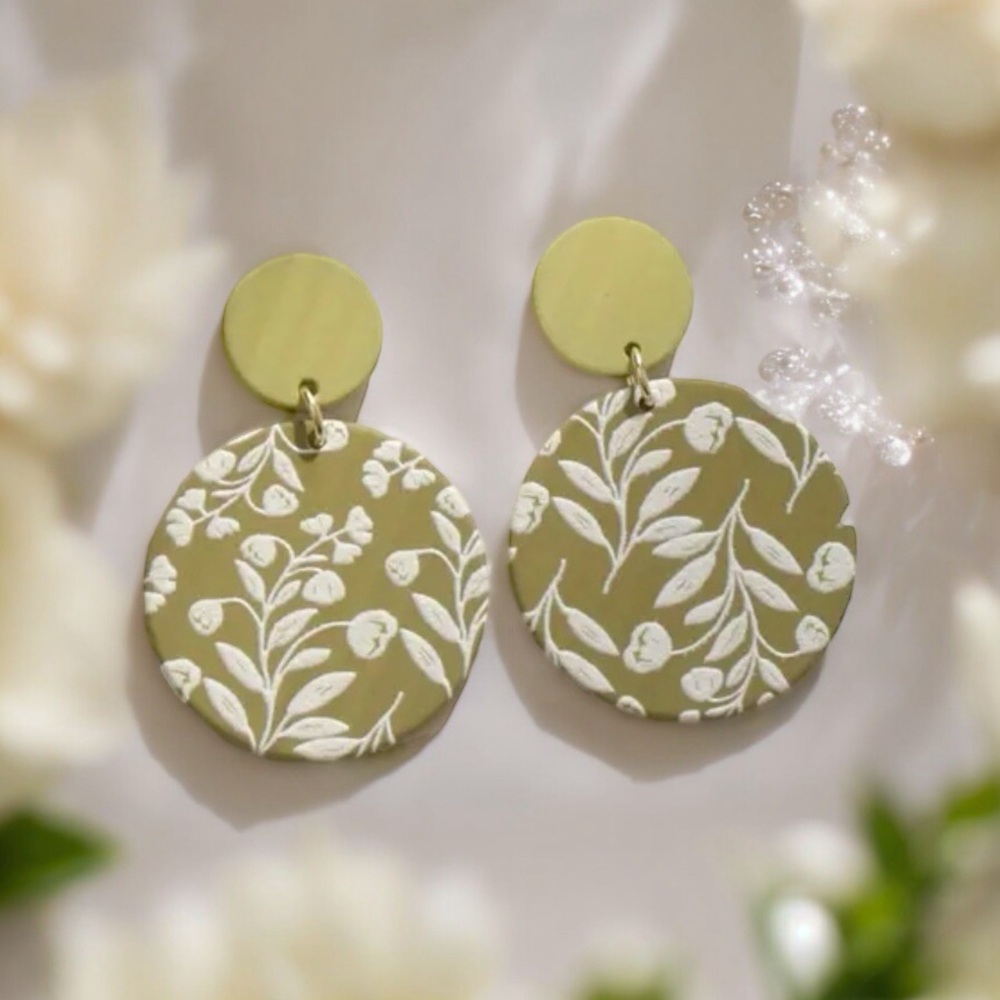 Green Round Shape White Twig Pattern Dangle Earrings Bohemian Elegant Style